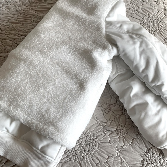 Ivy Park Unisex 1/2 zip Sherpa Jacket - Picture 6 of 8